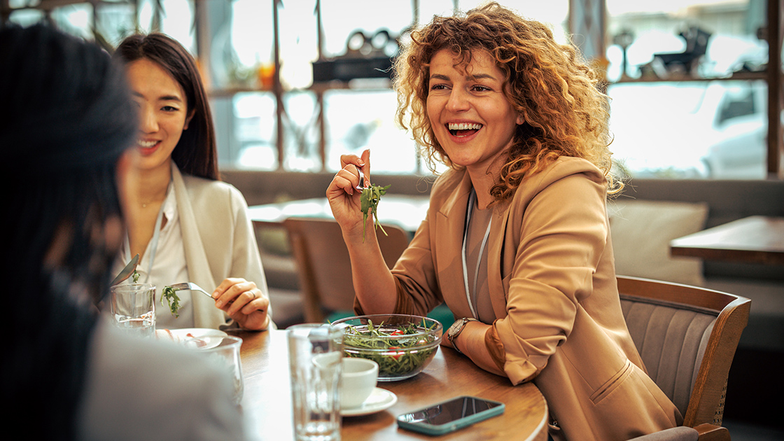 women-cafe-lunch-restaurant-16-9-1120x630px