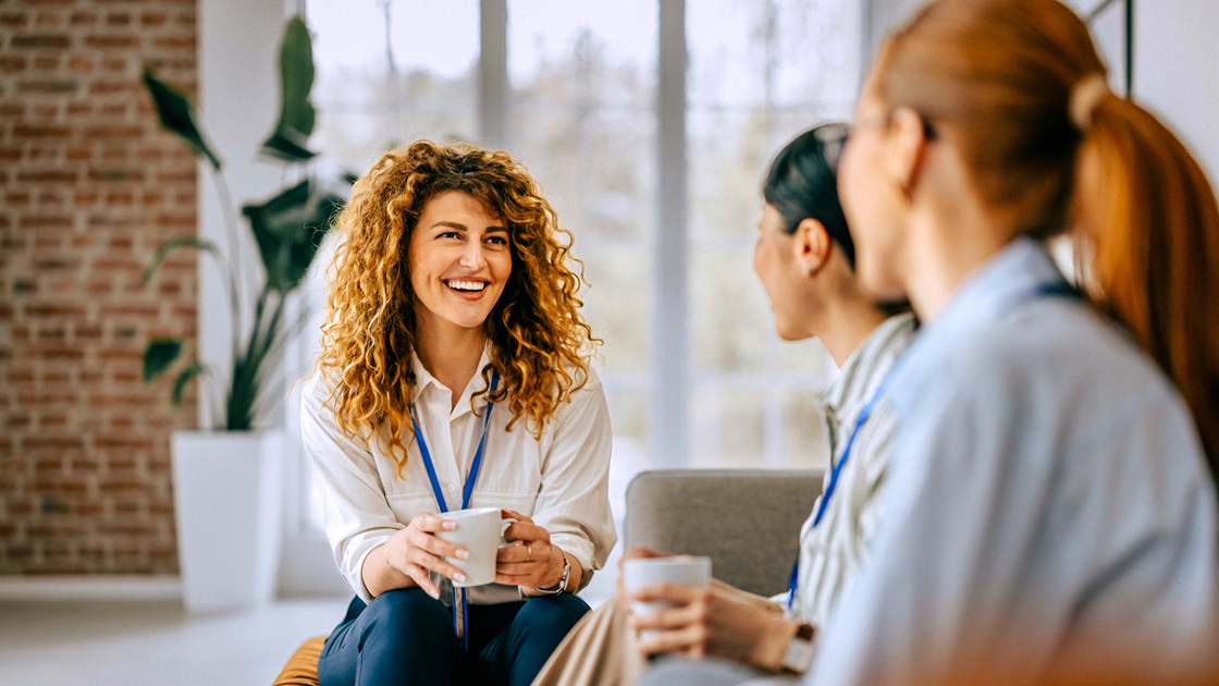 women-coffee-meeting-16-9-1120x630px