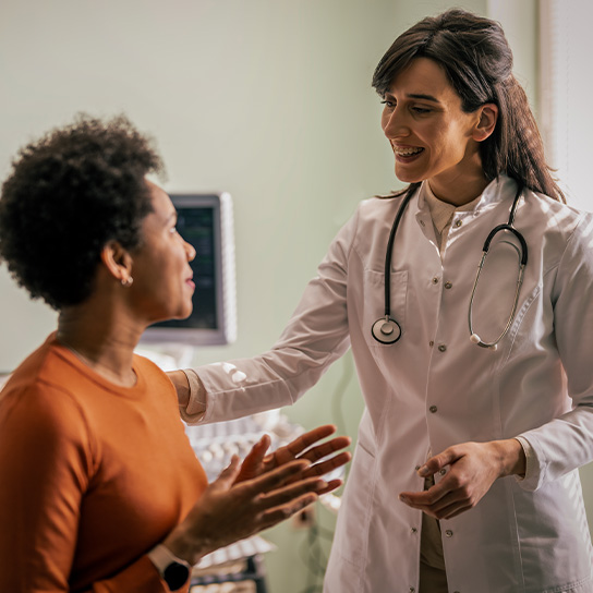 woman_doctor_patient_office_1-1_544x544px