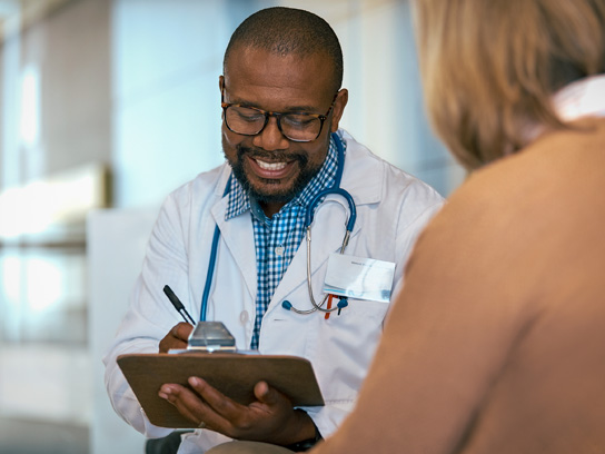 doctor_patient_male_wrighting_4-3_544x408px