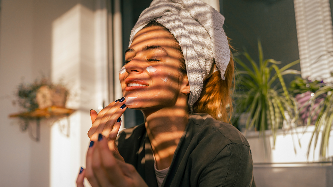 woman-skincare-enjoying-inside-16-9-1120x630px