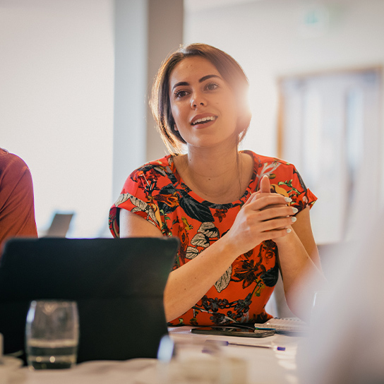 woman-business-meeting-work-1-1-544x544px