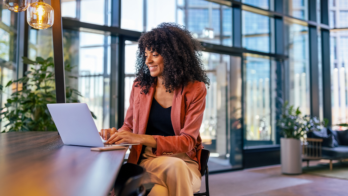 woman-work-building-office-16-9-1120x630px